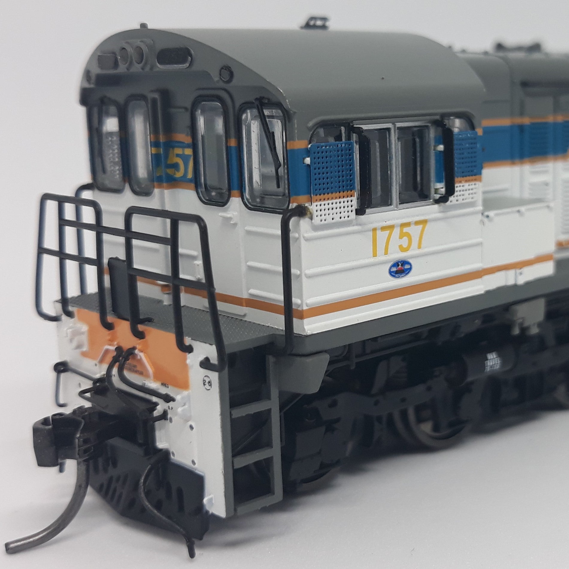 RTR049HO 1757 QR Blue With Logo 1720 Class RTR HO