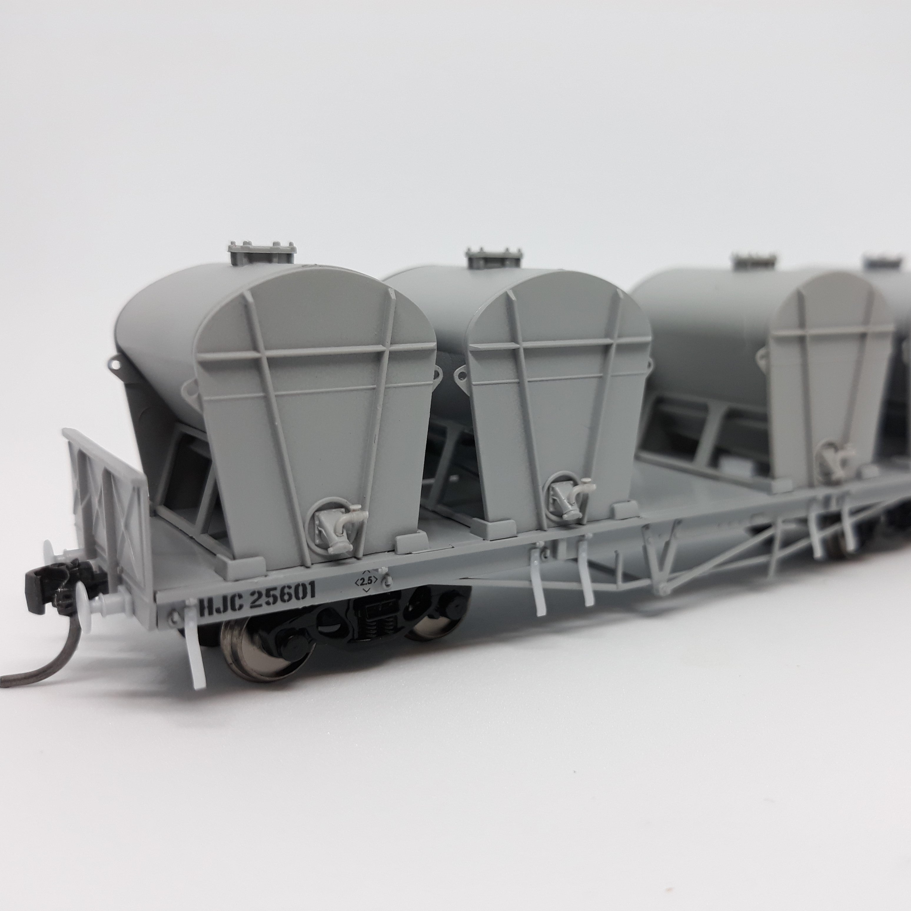 RTR032 HJC Cement Wagon Pack 2 RTR HOn3½